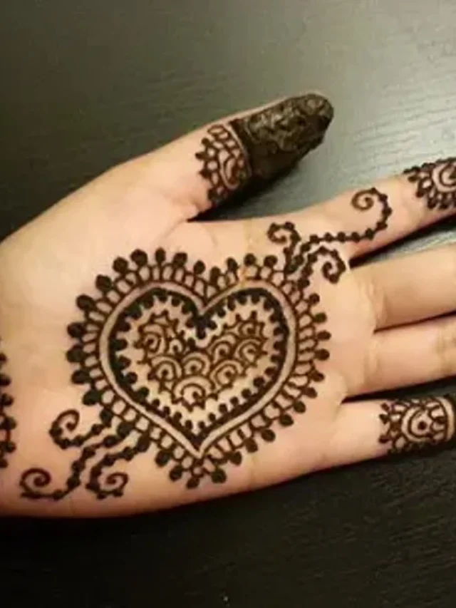 Apply this instant mehndi a night before Karva Chauth, see easy latest new mehndi designs in pictures.
